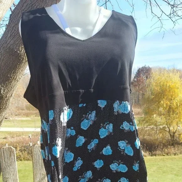 TORRID 6 Roses with Rose Petal Speckles Midi Dress - Plus Size US 30 - Picture 6 of 8